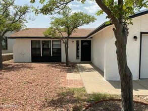 335 Flynn Dr in El Paso, TX - Building Photo - Building Photo