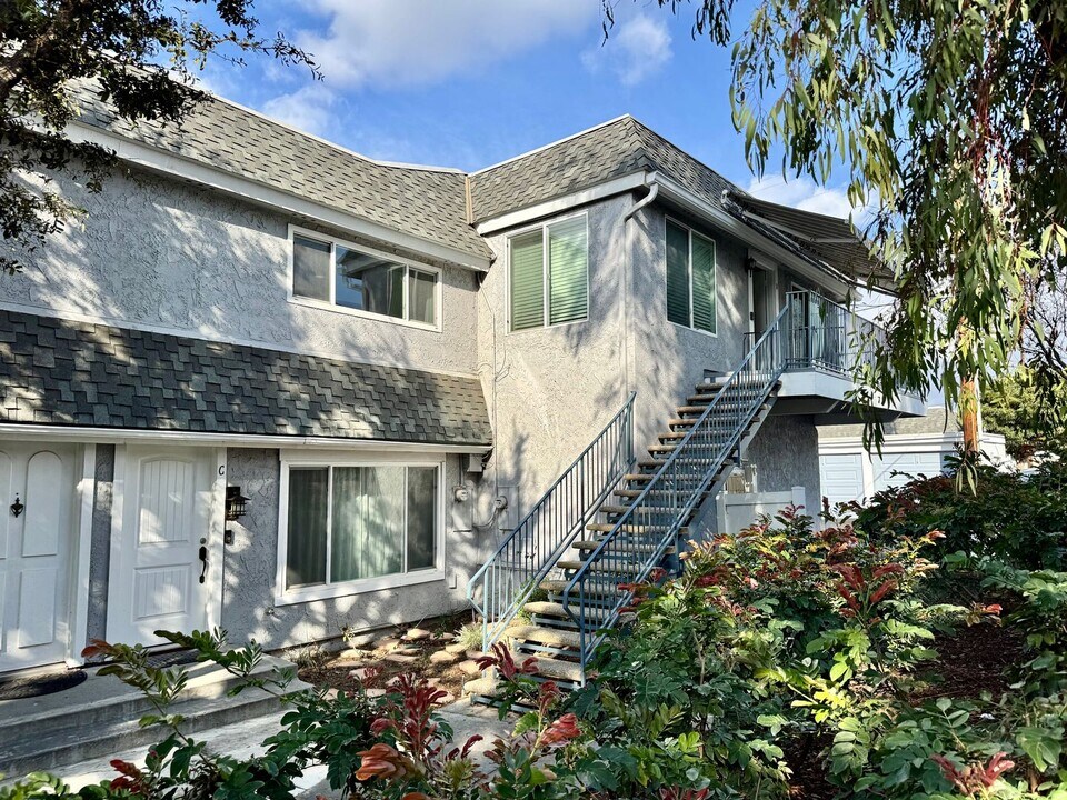 212 N Kodiak St in Anaheim, CA - Building Photo