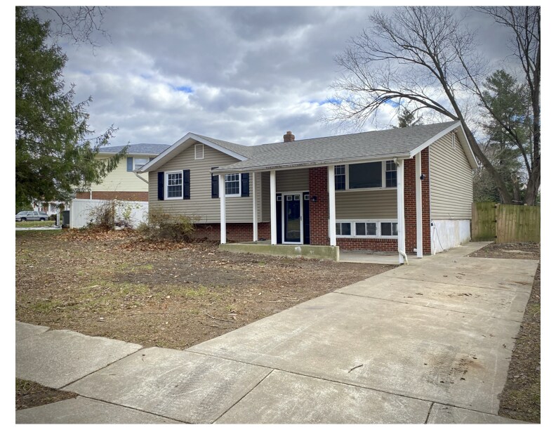 11 Windflower Dr in Newark, DE - Building Photo