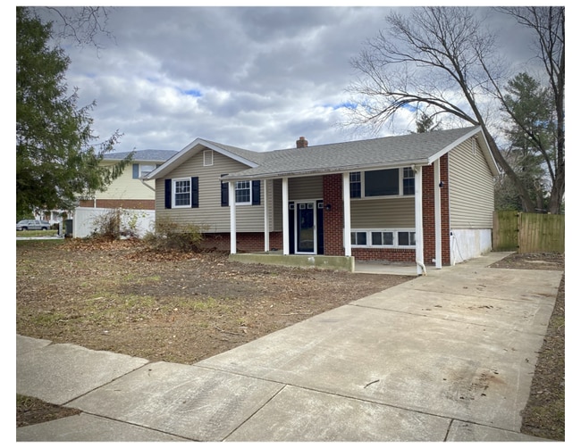 property at 11 Windflower Dr
