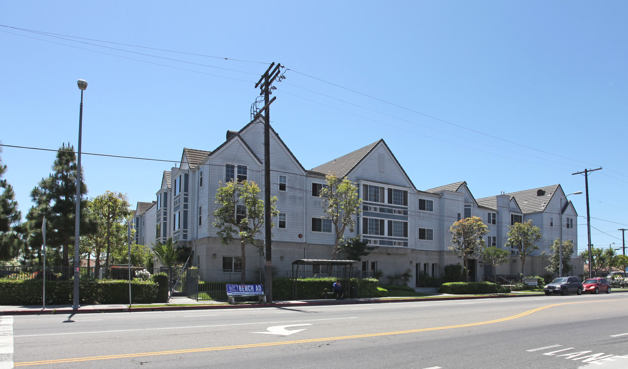 George McDonald Court in Los Angeles, CA - Foto de edificio