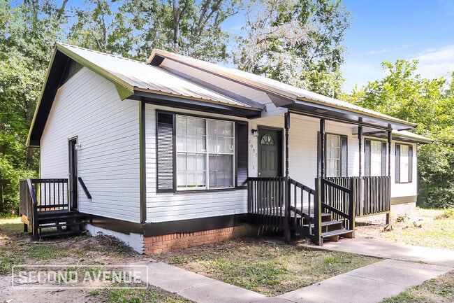 property at 2001 24th Ave N