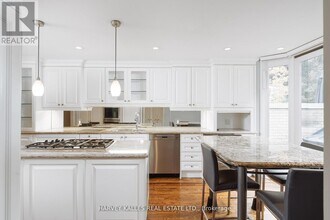 22 Lower Village Gate in Toronto, ON - Building Photo - Building Photo