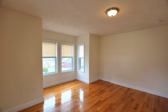 62 Lincoln St in Fitchburg, MA - Building Photo - Building Photo