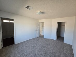 953 S 47th Dr in Yuma, AZ - Foto de edificio - Building Photo