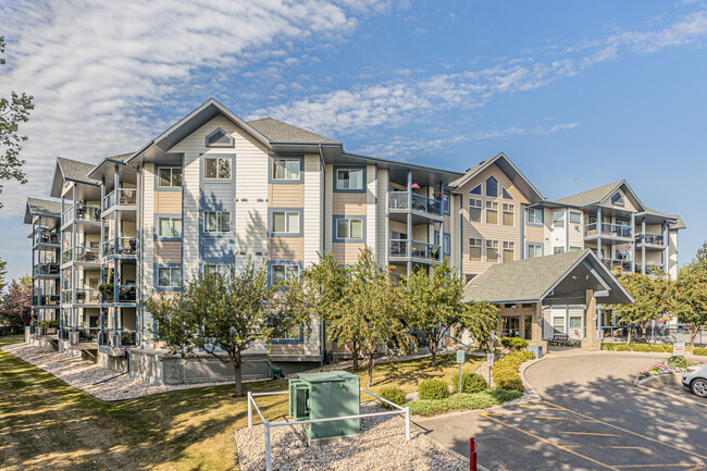 Foxhaven Grande in Sherwood Park, AB - Building Photo - Building Photo