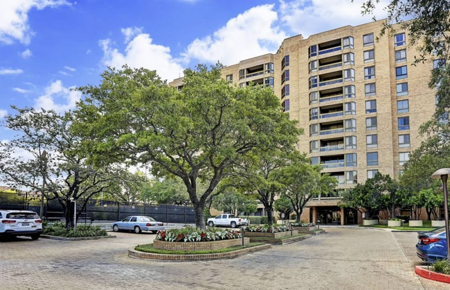 7887 Broadway, 1005 in San Antonio, TX - Building Photo - Building Photo