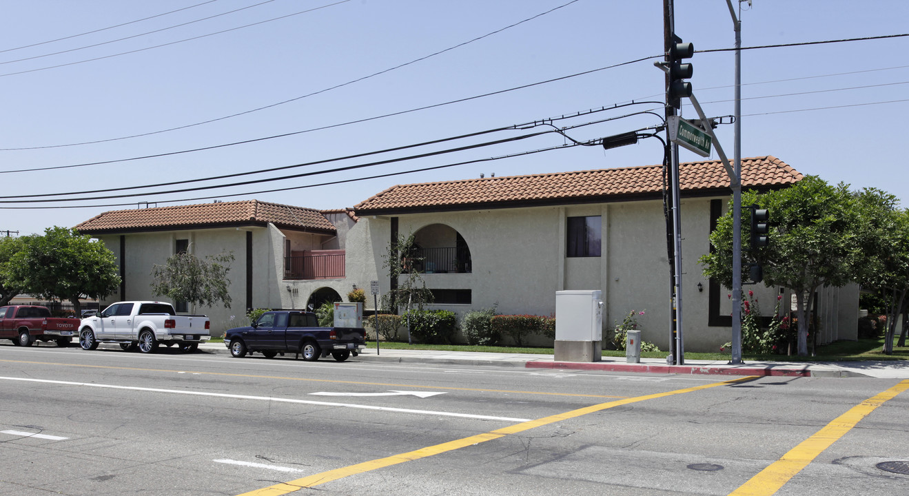 Cornerstone Apartments in Fullerton, CA - Building Photo