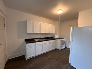 4538-4540 15th Ave, Unit 4540 in Rock Island, IL - Building Photo - Building Photo