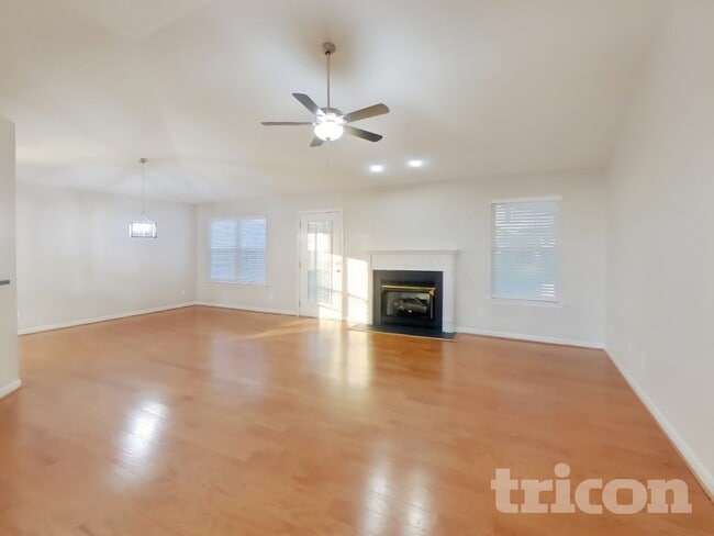 2103 Academy Way in La Vergne, TN - Building Photo - Building Photo