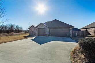 4189 W Titus Dr in Fayetteville, AR - Building Photo - Building Photo