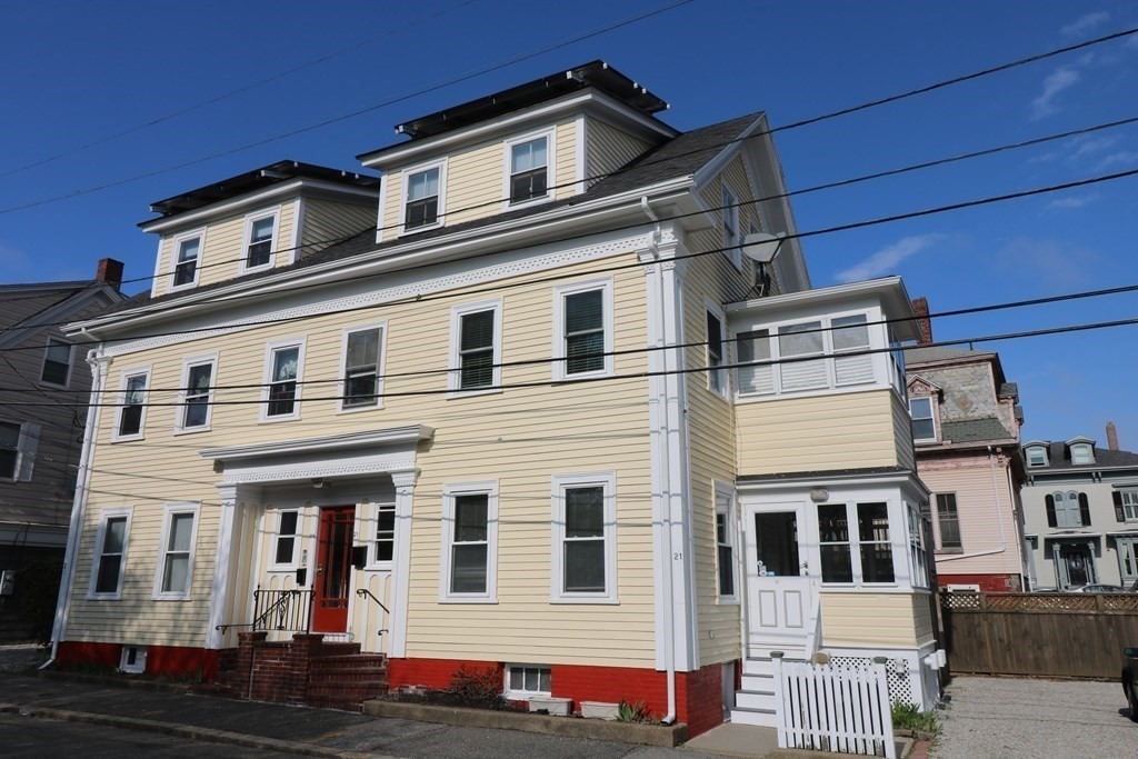 21 Mason St in Gloucester, MA - Building Photo