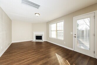 321 Cedar Park Cir in La Vergne, TN - Building Photo - Building Photo