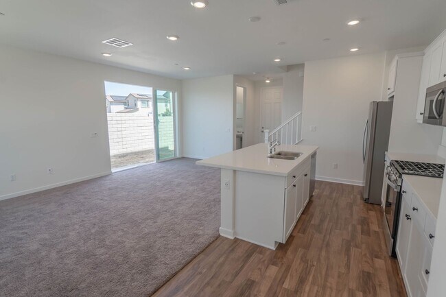 27037 Trail View Ln. in Valencia, CA - Building Photo - Building Photo