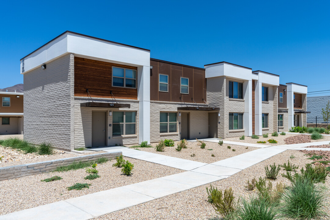 Sun Pointe Apartments in El Paso, TX - Building Photo