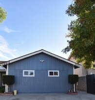 15412 Kinzie St in North Hills, CA - Building Photo
