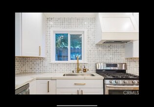 1454 N Clybourn Ave in Burbank, CA - Building Photo - Building Photo