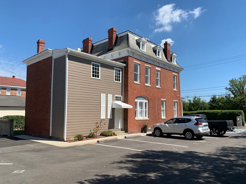 634 S Sycamore St in Petersburg, VA - Foto de edificio