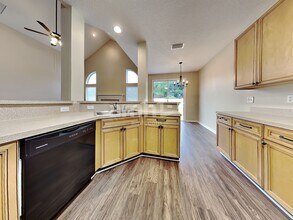 890 Thoroughbred Dr in Orange Park, FL - Foto de edificio - Building Photo