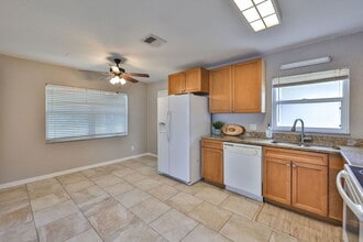 619 40th Ave N in St. Petersburg, FL - Building Photo - Building Photo