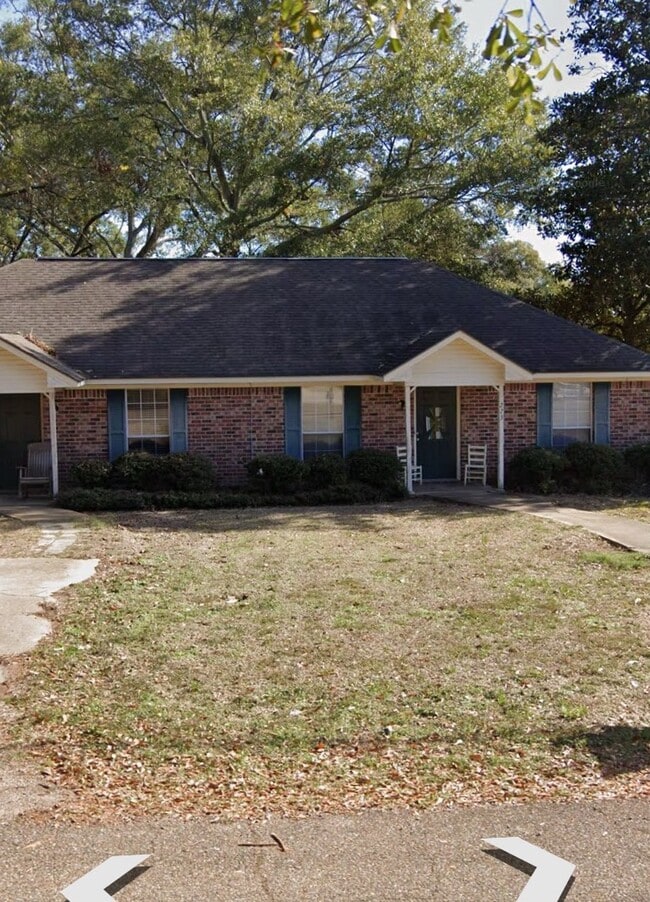 223 5th Ave SW in Magee, MS - Building Photo - Building Photo