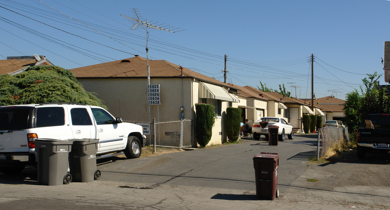 15622-15638 Tracy St in San Lorenzo, CA - Building Photo