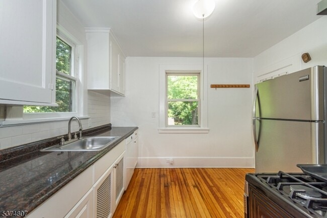 92 Watchung Ave in Montclair, NJ - Building Photo - Building Photo