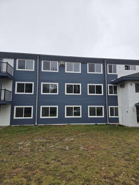 Sands Apartments in Mounds View, MN - Building Photo