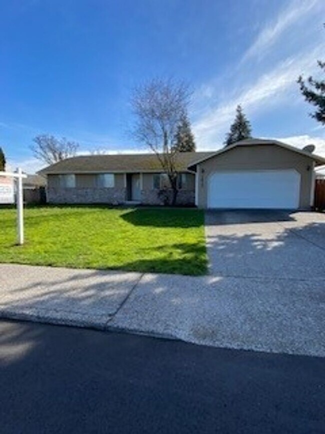 1411 SE Blairmont Dr in Vancouver, WA - Building Photo - Building Photo