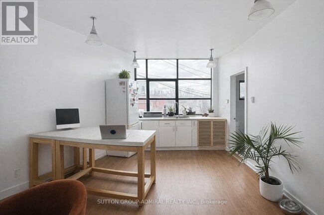 property at 1024 Queen St W