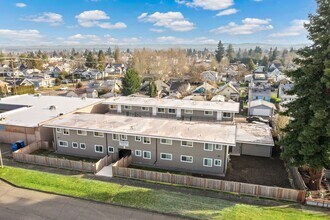 Fully Remodeled, Modern Living Inside  and  in Tacoma,  WA in Tacoma, WA - Foto de edificio - Building Photo