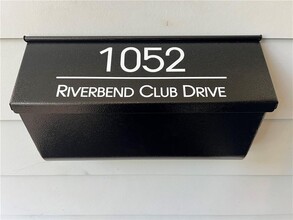 1052 Riverbend Club Dr SE in Atlanta, GA - Building Photo - Building Photo