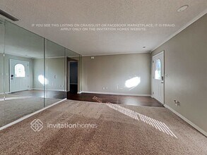 1223 Lornewood Dr in Valrico, FL - Foto de edificio - Building Photo