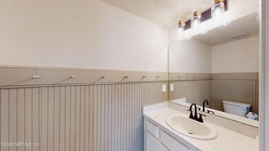 7623 Legacy Trl in Jacksonville, FL - Building Photo - Building Photo