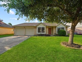 327 Muirwood Ln in Sugar Land, TX - Building Photo