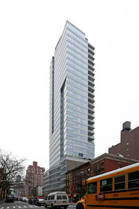 Casa 74 in New York, NY - Foto de edificio - Building Photo