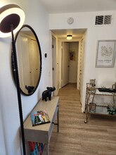 6049 Arroyo Rd in Palm Springs, CA - Foto de edificio - Building Photo