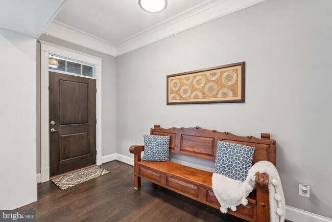 6636 Gordon Ave in Falls Church, VA - Building Photo - Building Photo