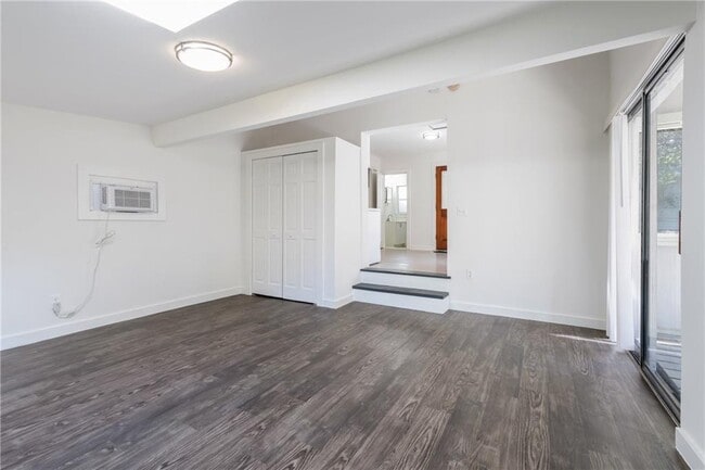 property at 2810 San Pedro St