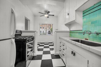 457 Cochran Ave in Los Angeles, CA - Building Photo - Building Photo