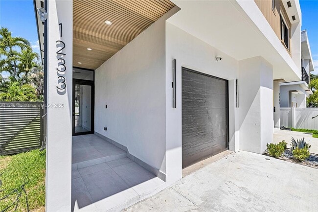 1233 NE 12th Ave in Fort Lauderdale, FL - Building Photo - Building Photo