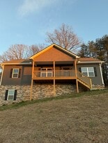 955 Oakwood Estates Dr in Lenoir City, TN - Building Photo