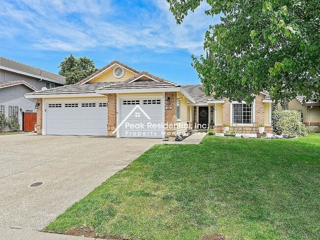 332 Prewett Dr in Folsom, CA - Building Photo - Building Photo