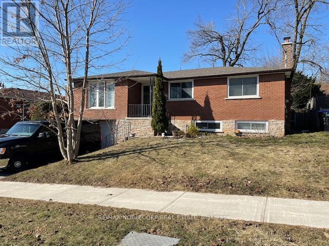 166 Collings Ave in Bradford West Gwillimbury, ON - Building Photo