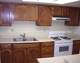 1705 Kings Dr in Paso Robles, CA - Building Photo - Building Photo