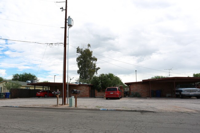 1606-1612 N Venice Ave in Tucson, AZ - Foto de edificio - Building Photo