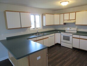 2108-2110 Green Valley Dr in Janesville, WI - Building Photo - Building Photo