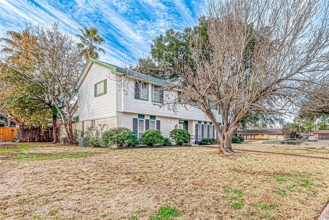 7811 Hornwood Dr in Houston, TX - Building Photo - Building Photo
