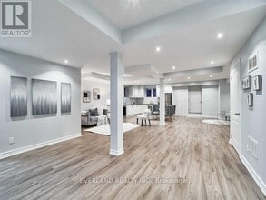 8 Tarmack Dr in Richmond Hill, ON - Building Photo - Building Photo