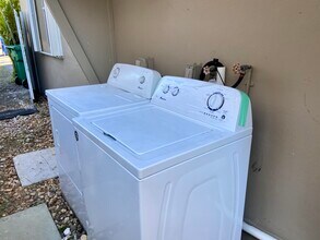 2982 SW 25th St, Unit #2 in Miami, FL - Building Photo - Building Photo